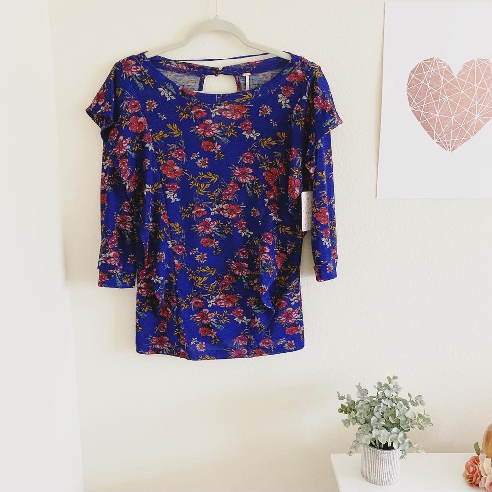 ✨NWT✨Free People Vintage Floral Ruffled Top
